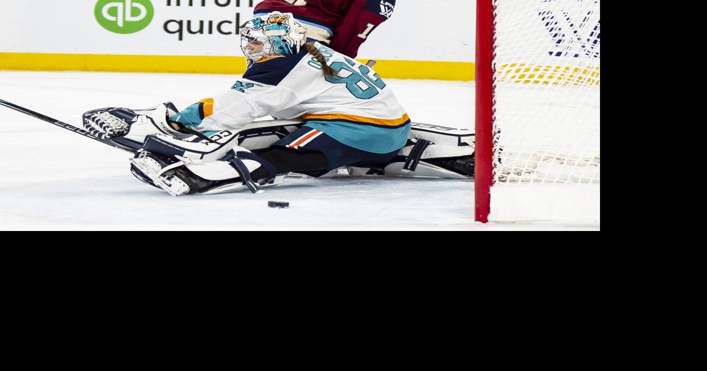 Abby Roque’s between-the-legs beauty lifts Victoire against her former team