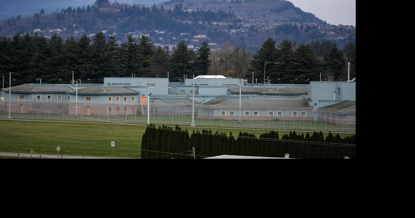 Guard in B.C. prison needed chest compressions after drug exposure, says union