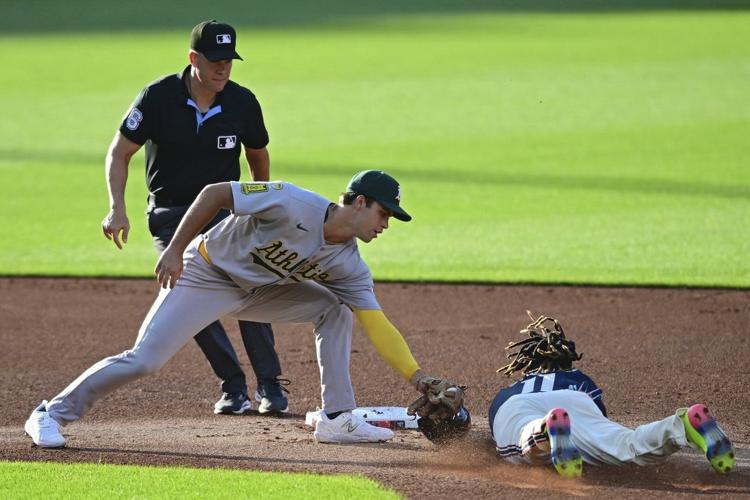 Rodríguez hits 1st MLB home run, Cecconi has career night in Guardians' win over Athletics