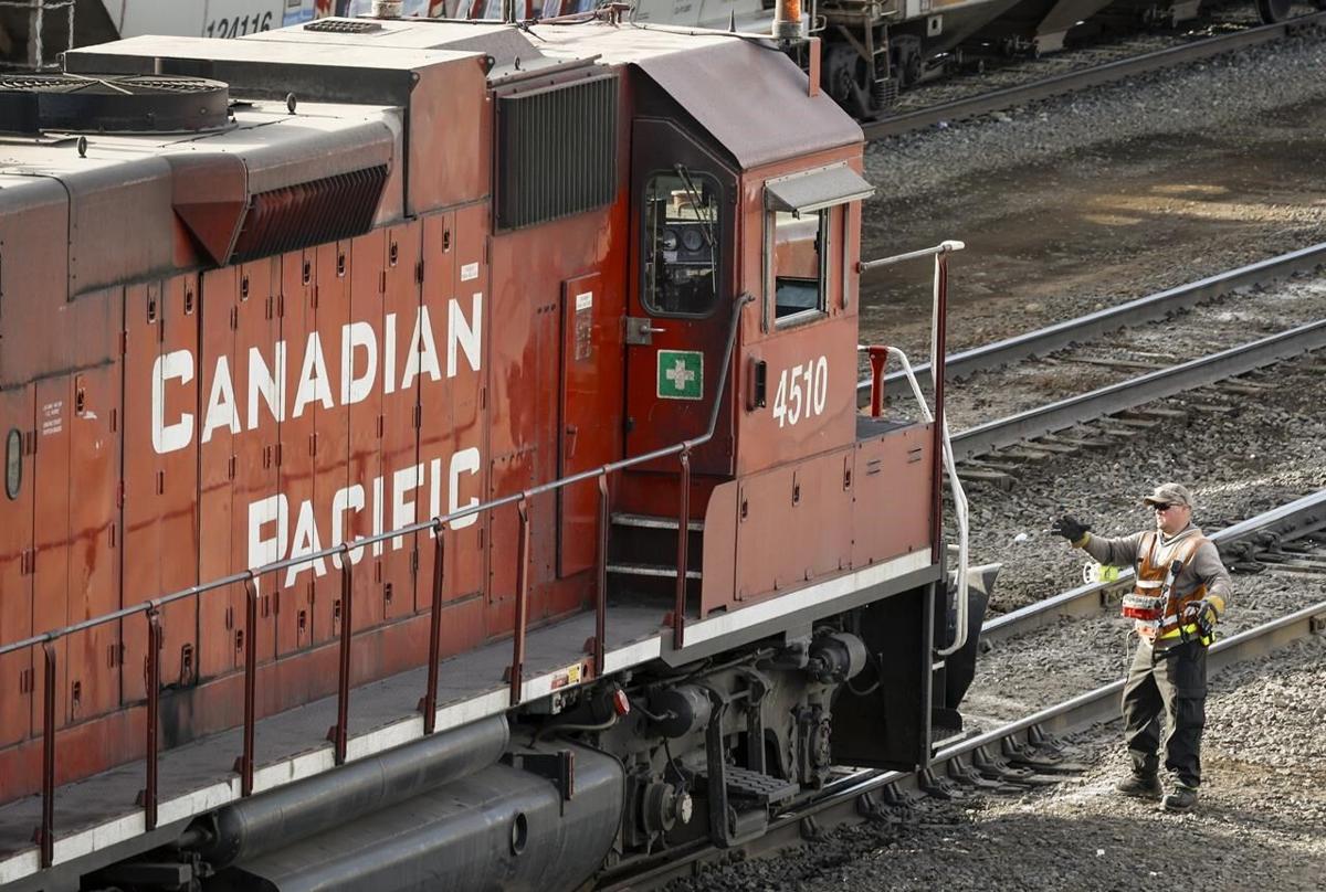 Shutdown begins at CP Rail as two sides continue to negotiate
