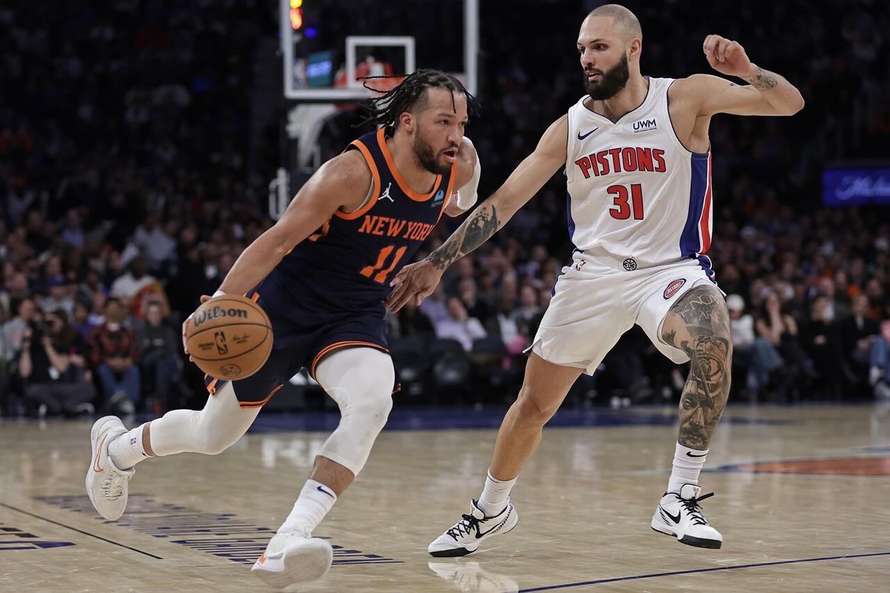 Knicks All Star guard Jalen Brunson bruises left knee early in New