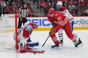 DeBrincat scores go-ahead goal and has two assists in Red Wings' 3-1 victory over Canadiens