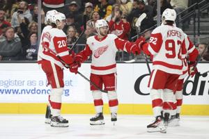 Red Wings coast to 5-1 win over Utah, snap six-game road skid
