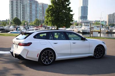 1-BMW-M5-Touring.jpg