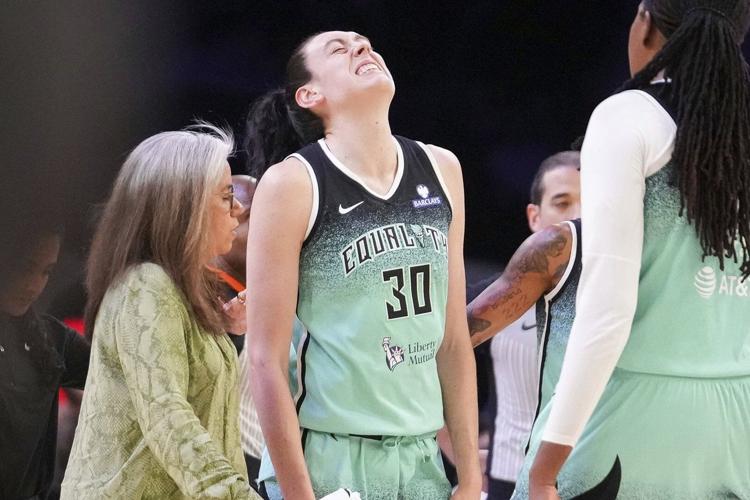 Liberty's Breanna Stewart plans to play in Game 2 of playoffs vs. Mercury despite knee injury scare