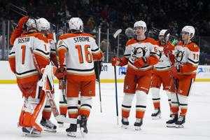 Ducks score 3 goals early in 2nd period and beat Kraken 6-4 for 3rd straight win