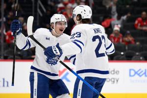 Jakob Chychrun scores as the Capitals rally past the Maple Leafs 4-2