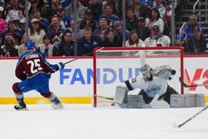 Wedgewood sharp in net, O'Connor scores 1st goal in more than a year as Avs beat Kings 2-1 in Game 1