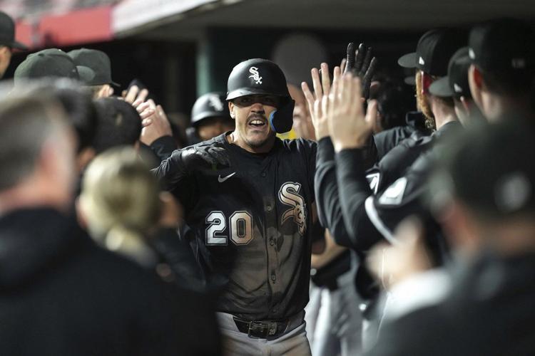 Miguel Vargas' 3-run homer in 10th sends White Sox to 5-1 win over Reds