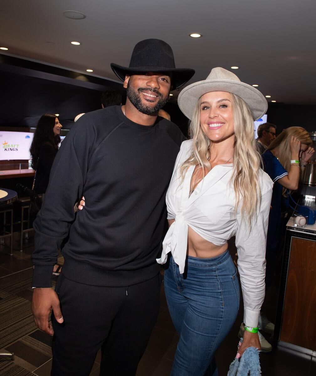 Joe Carter returns to Toronto to raise money for charity, reunite