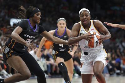 Caitlin Clark struggles in front of sold-out Boston Garden crowd but Fever beat Sun