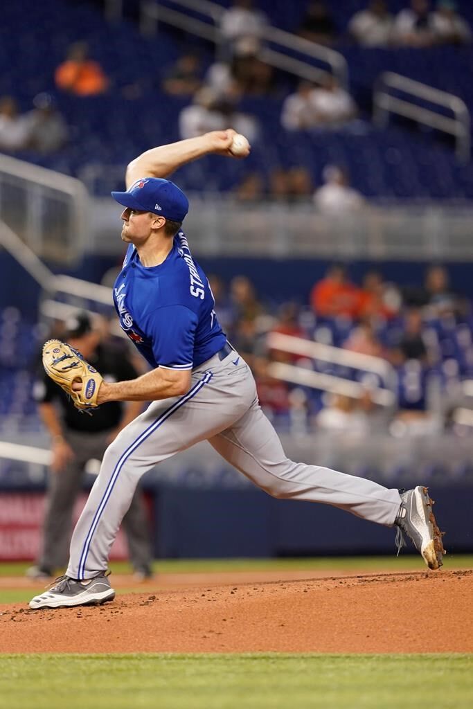 Gurriel hits RBI double in 9th, Blue Jays beat Marlins