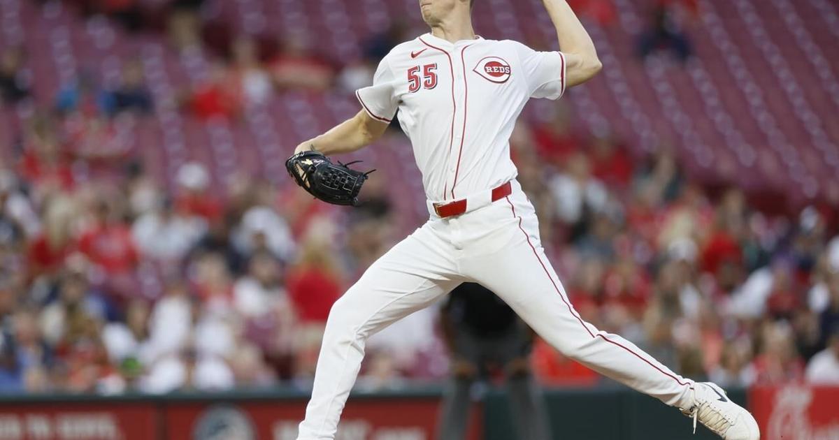 Reds pitcher Brandon Williamson departs in the 2nd inning with strained ...