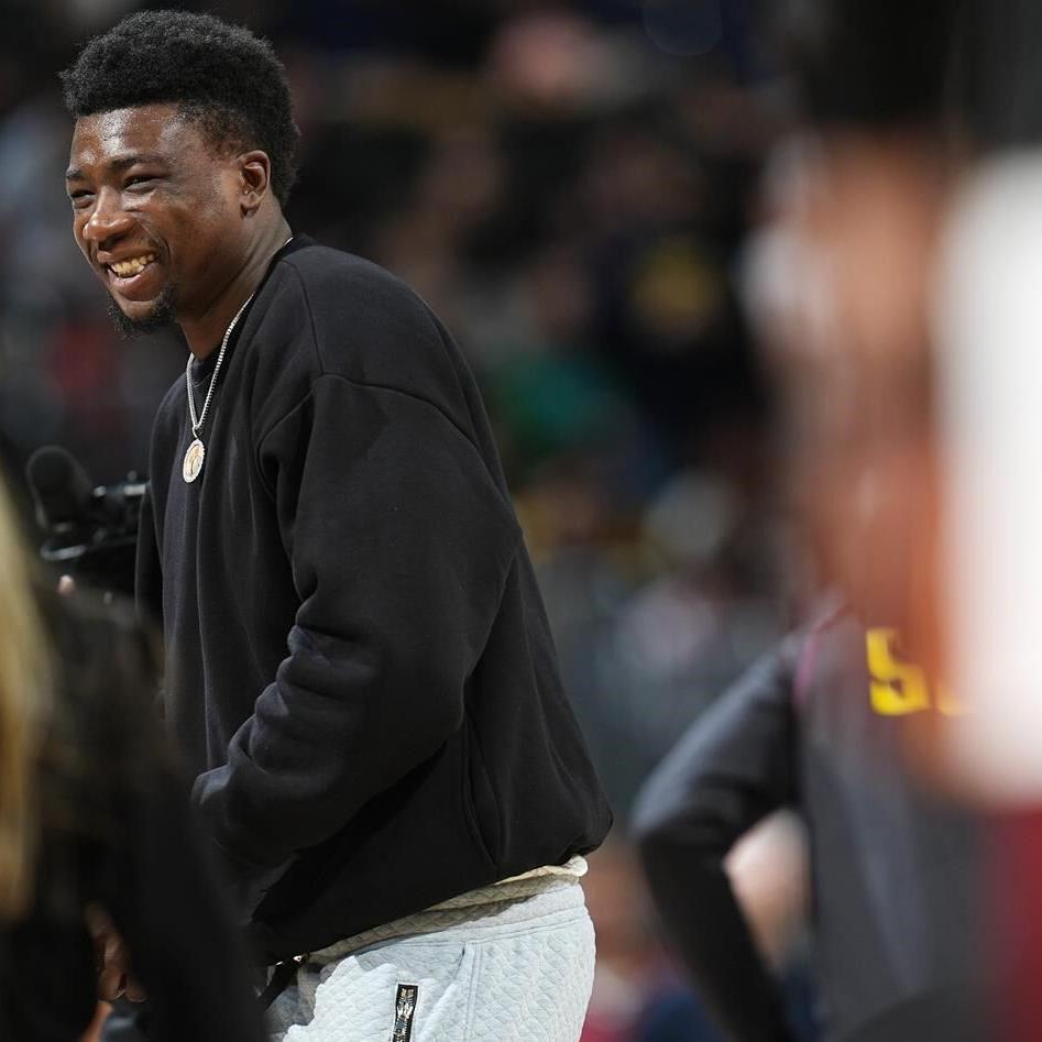 Suspended Heat big man Thomas Bryant receives championship ring from  Nuggets, then leaves arena, National Sports