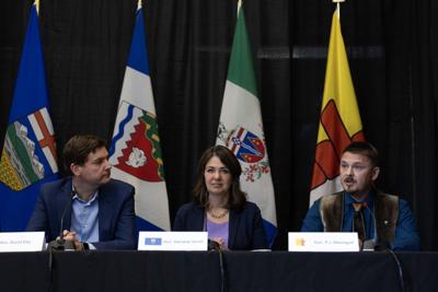 Western premiers meet in Yellowknife to talk trade, energy and Arctic security