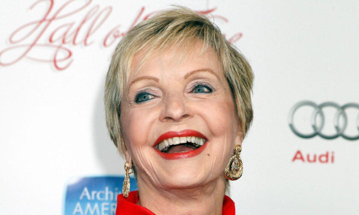 Florence Henderson, America's Brady Bunch Mom, Dies at 82