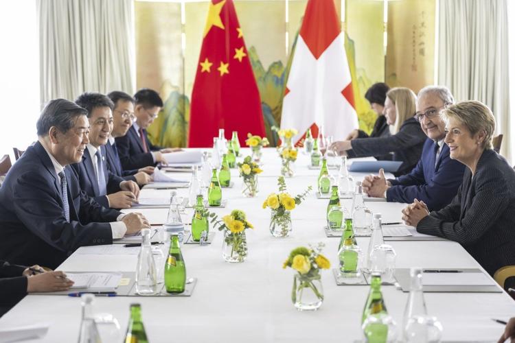 You called me. No - you called ME. Before US-China meeting, nations each say the other wanted talks