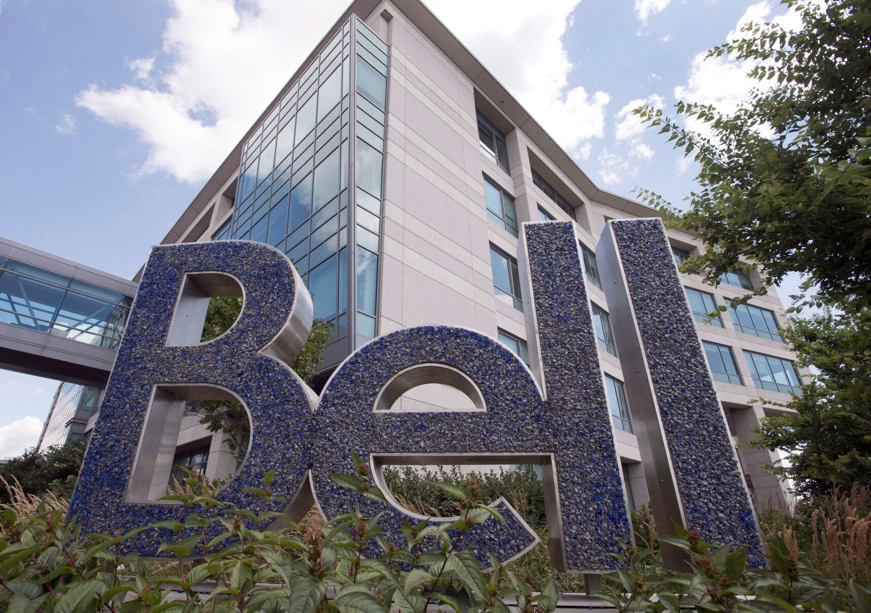 Bell Canada Fires Employees for Falsifying Office Attendance — image 3
