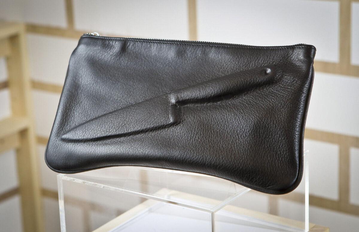 Vlieger & Vandam - Clutch Knife Black, embossed leather knife bag