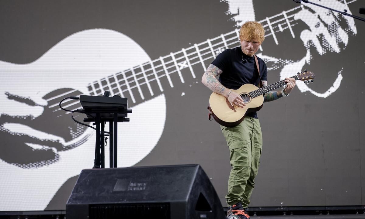 Ed Sheeran does the crowd-pleasing math to perfection