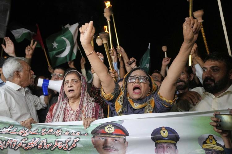 PHOTO COLLECTION: India Pakistan Ceasefire