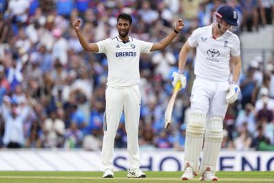 England three down and needing 210 more runs to beat India at the Oval