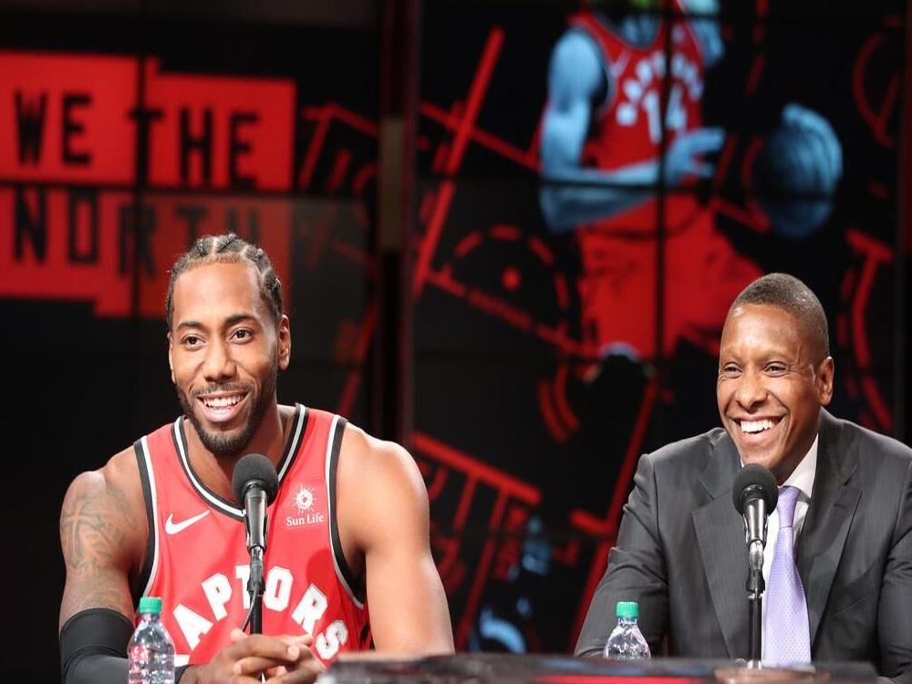 It's Still So Weird Seeing Kawhi Leonard in a Toronto Raptors Jersey -  FanBuzz