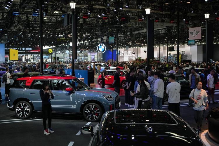 At Beijing auto show, Chinese carmakers flaunt new technologies as ...