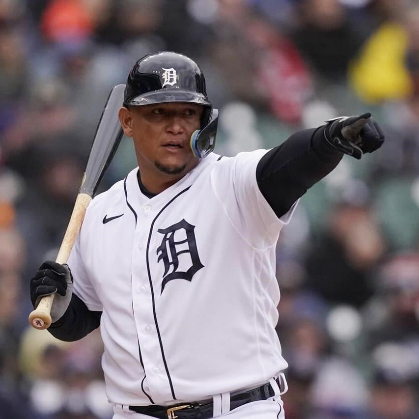 Miguel Cabrera gets to 2,999 hits in Tigers' loss to Yankees