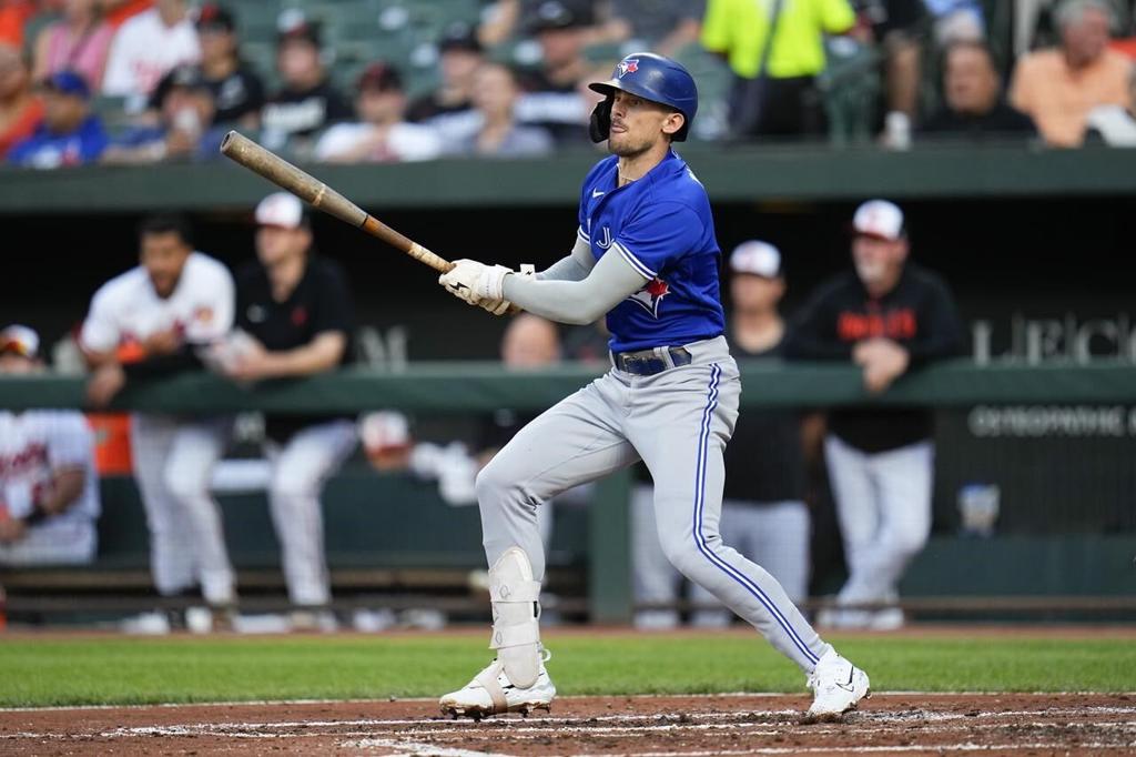 José Berríos takes no-hitter into 7th, Blue Jays beat Orioles 3-1