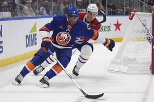 Islanders F Duclair excused to take time off to reflect after coach Roy calls his play 