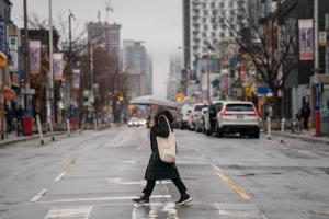 多伦多周四阳光、云彩和降雨