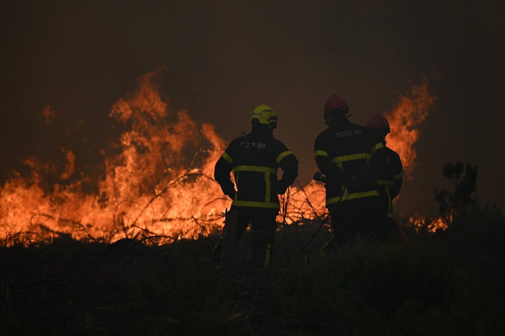 Wildfire forces 55,000 more to evacuate in southwest France as firefighters race to contain wildfires in France and Spain