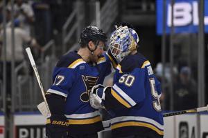 Blues beat Jets 5-1 to tie series