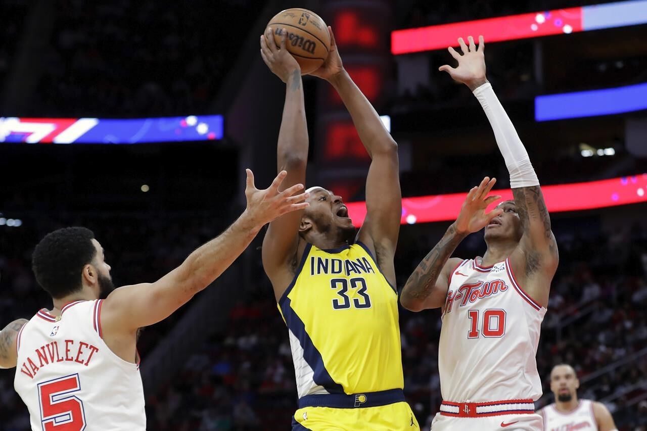 Haliburton's late 3 leads Pacers to 123-117 win over Rockets