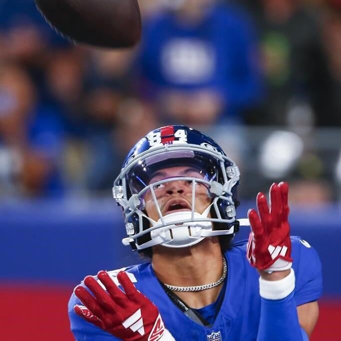 Friday's NFL: Giants QB Daniel Jones plays like $40 million man