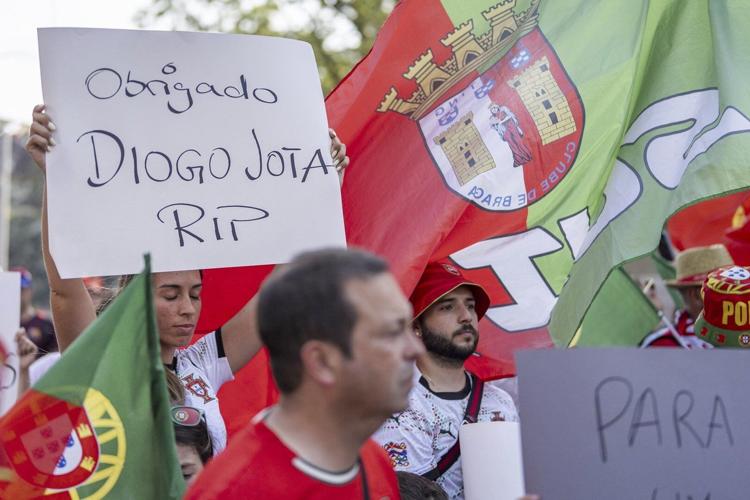 Portugal and Spain players pay tribute to Diogo Jota and his brother before Euro 2025 opener