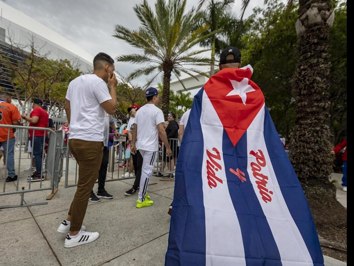 Cuban baseball team draws ire, support in Little Havana