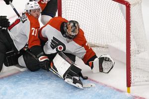 Ersson stops 23 shots and Foerster scores 2nd-period goal in Flyers 2-0 win over Bruins