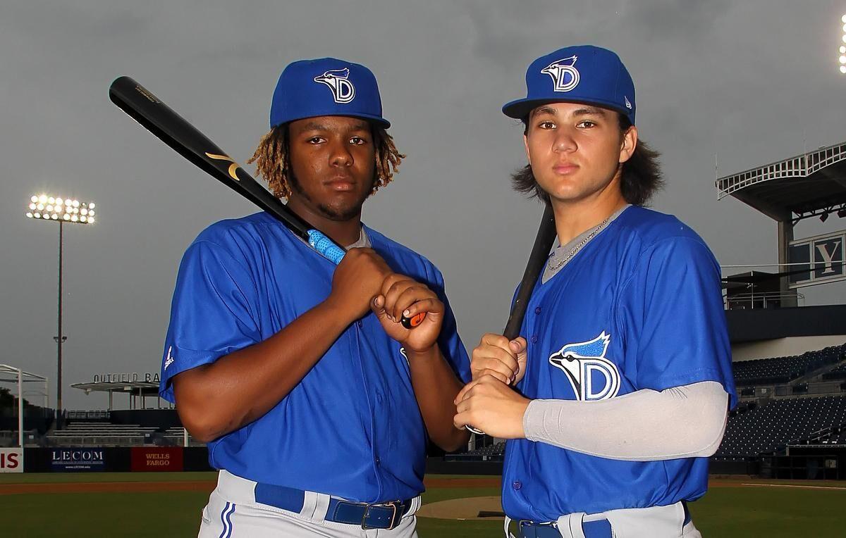 Guerrero, Bichette come out swinging in spring debut with Jays