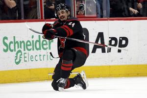 Jarvis scores short-handed, Kochetkov stops 23 shots as Hurricanes beat Lightning 4-1