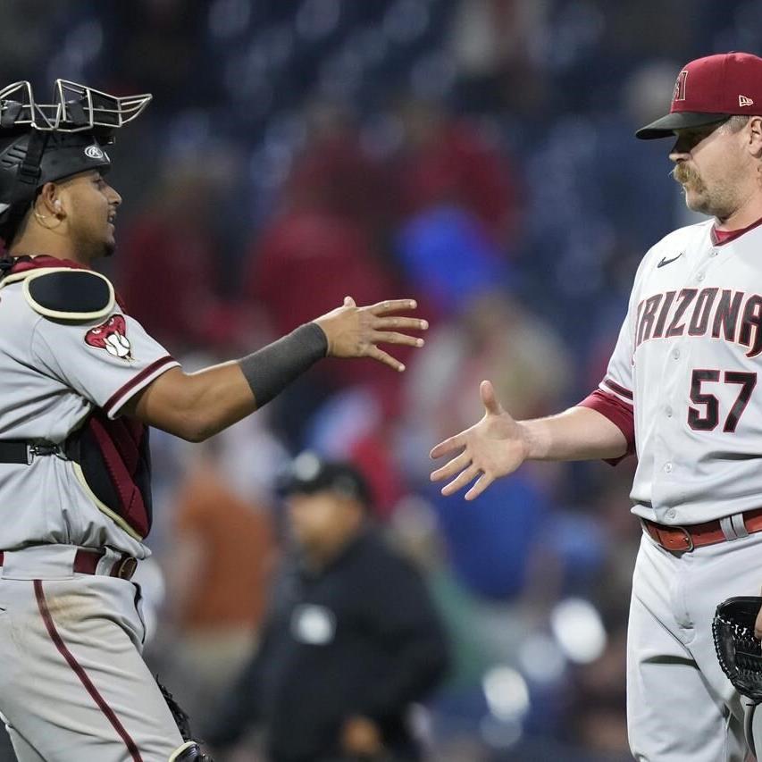 Gurriel extends majors' longest hitting streak to lead D-backs by