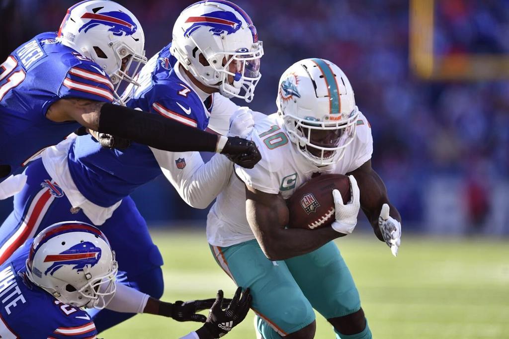 Miami Dolphins lose to Buffalo Bills 31-34 in wild-card playoff game