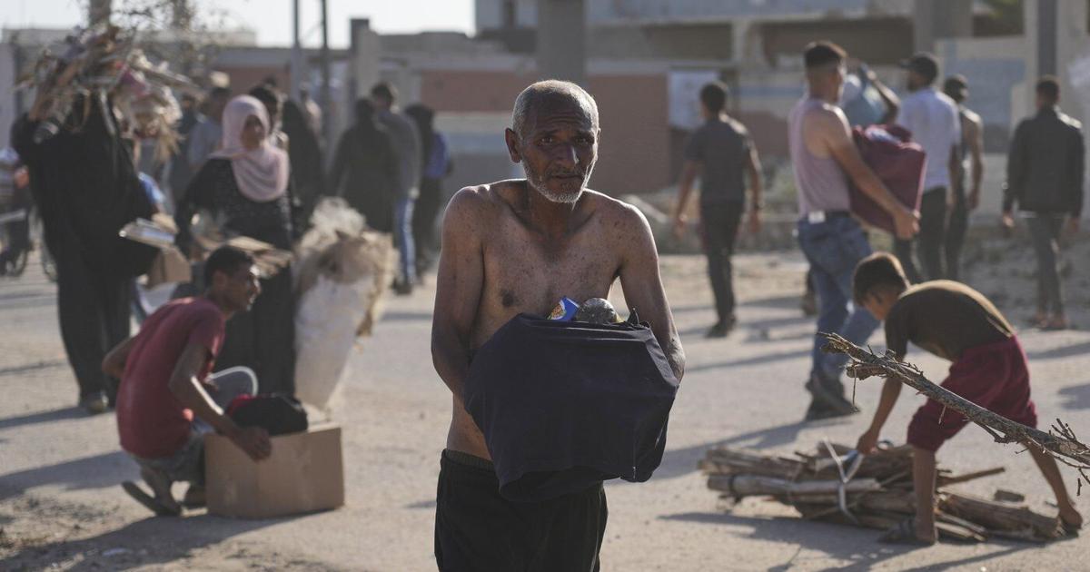 Four Palestinians die in storming of UN food warehouse a day after gunfire at new Gaza aid site
