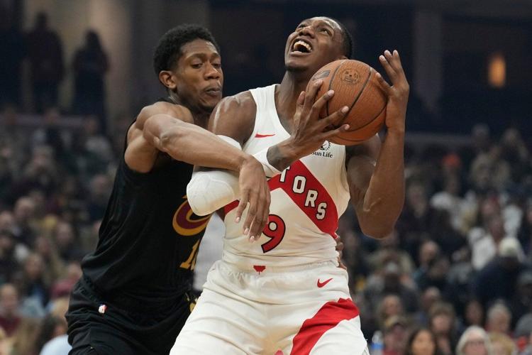 Battle Raptors Battle scores 20 points, hits key pair of 3s as Raptors beat Cavs 112-101