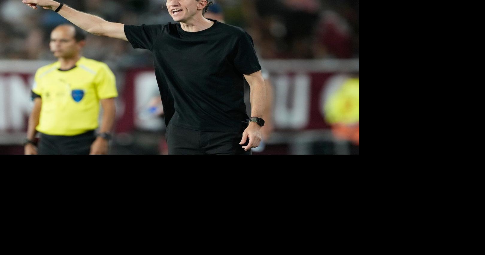 Copa Libertadores-winning coach Filipe Lu&iacute;s fired by Flamengo after 8-0 win