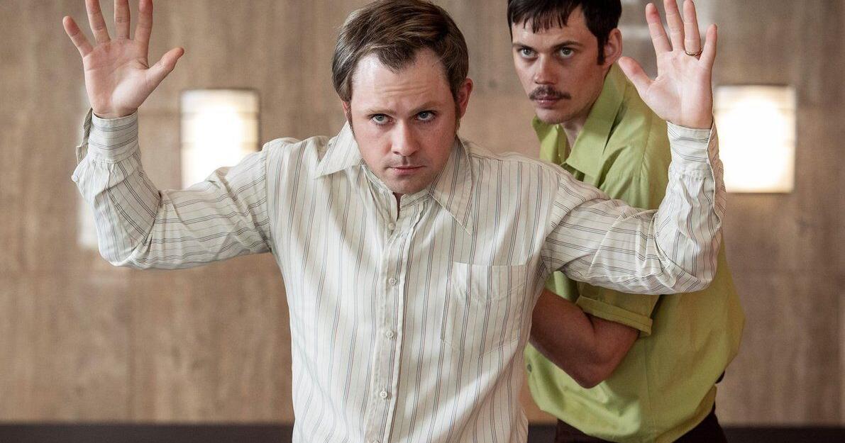 Movie Review: A real-life '70s hostage drama crackles in Gus Van Sant's 'Dead Man's Wire'