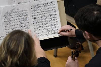 Vancouver Symphony Orchestra musicians on strike, concerts cancelled