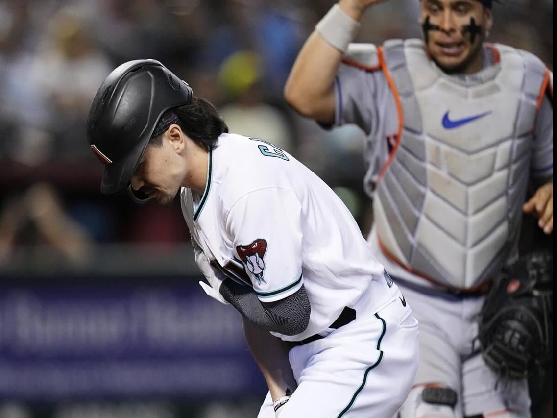 Corbin Carroll leaves Diamondbacks' loss to Mets with shoulder issue