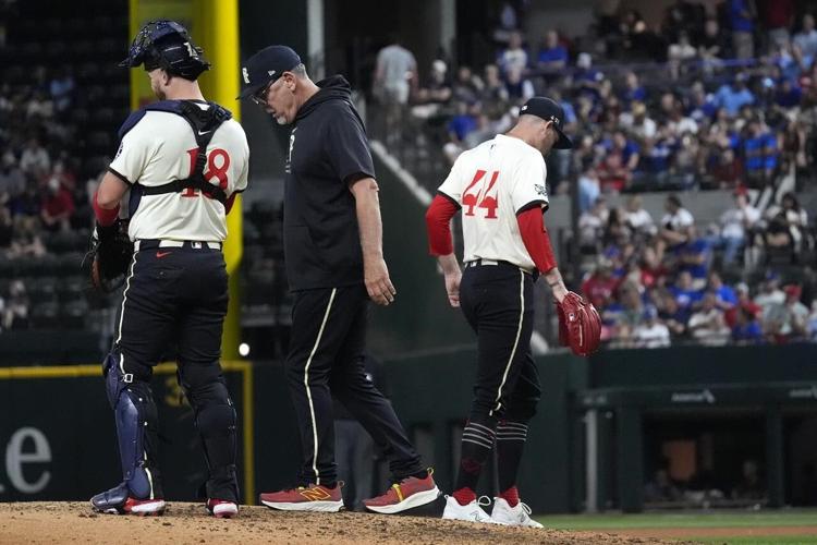 Carlos Santana puts the Twins ahead again, this time with 3-run HR in 4-3 win over Rangers